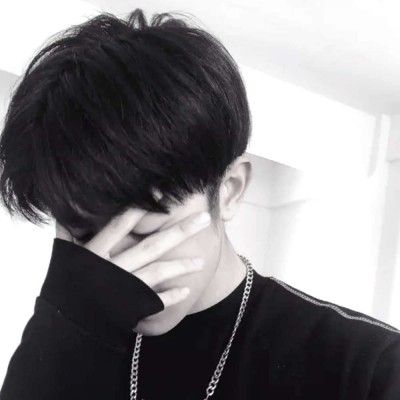 颓废伤感的黑白男生让人心疼到哭的男生头像