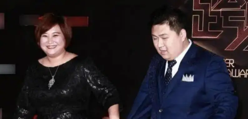 42岁贾玲被曝隐婚6年?