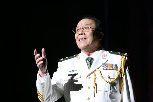 著名歌唱家杨洪基