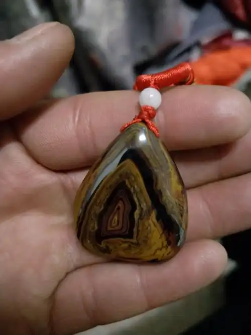 最美的五彩陨石