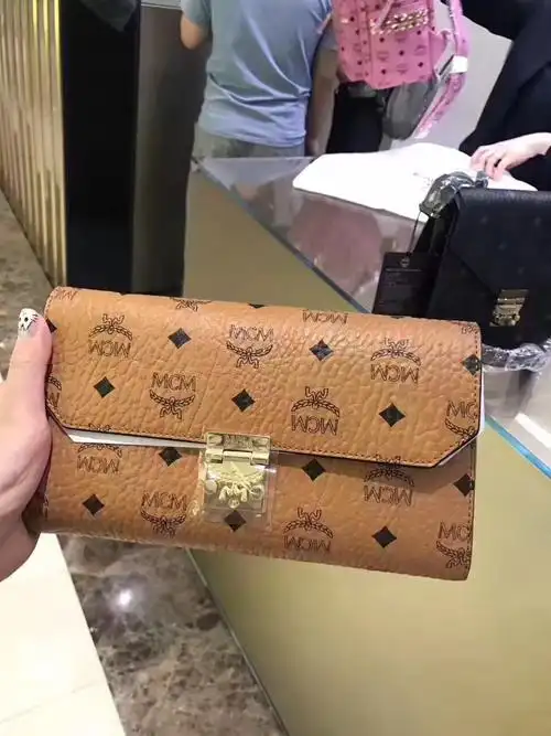 mcm链条包,小号402美金,中号435美金