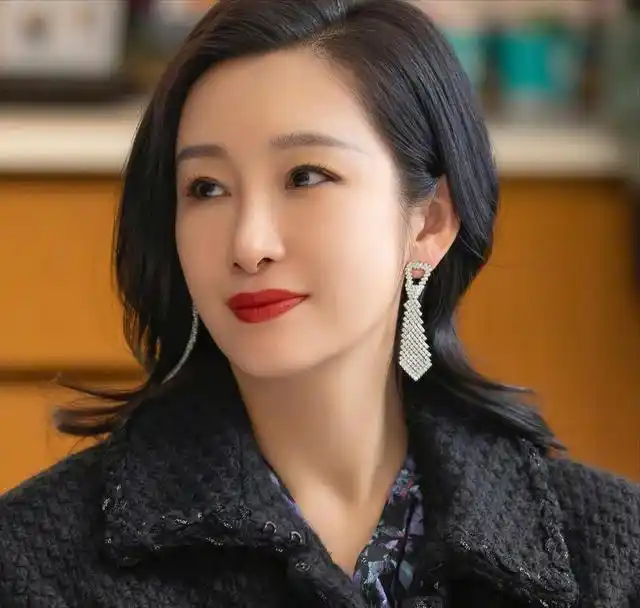 演技被严重低估的女演员,李沁证明了自己,迪丽热巴最可惜