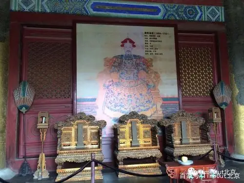 不过,当你亲自来看看康熙帝的景陵,了解这位传奇帝王的死后之所,或许