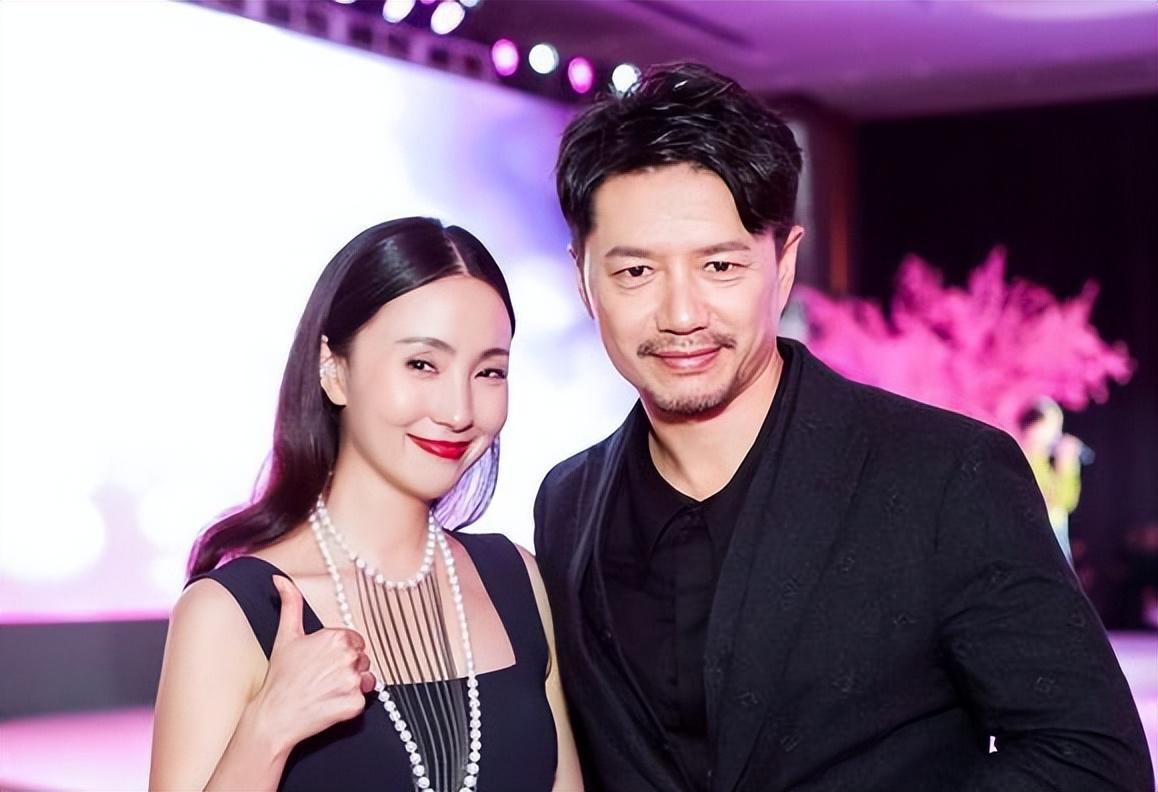 段奕宏宠妻12年无儿无女,实力派演员的幸福人生 段奕宏和妻子王瑾结婚