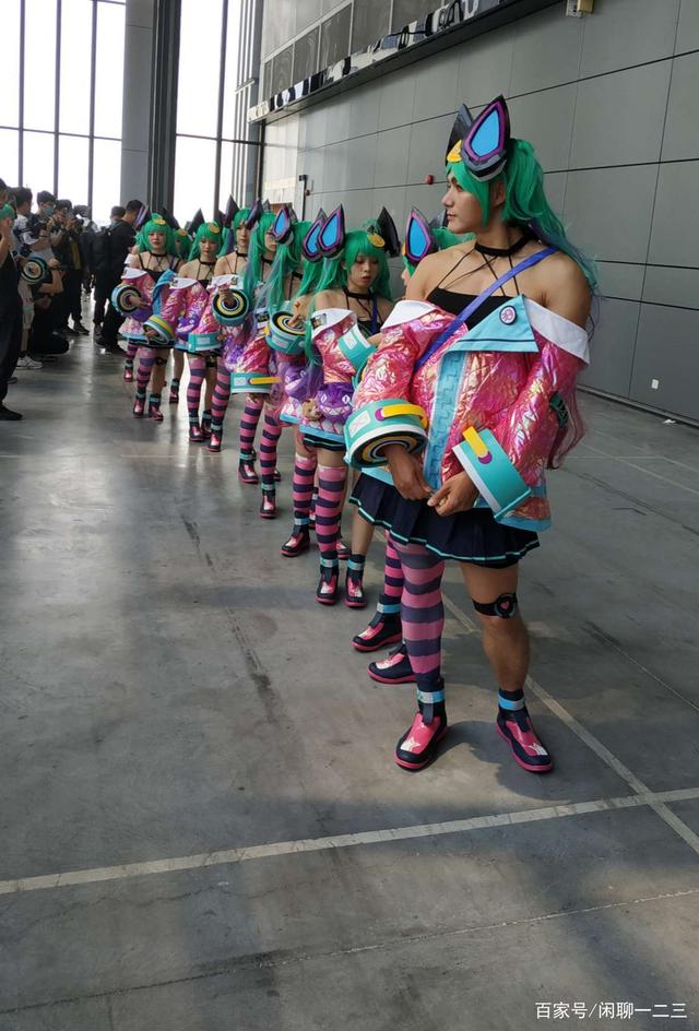 萤火虫漫展:五一快乐!更新什么的,有我去逛漫展看妹子重要?