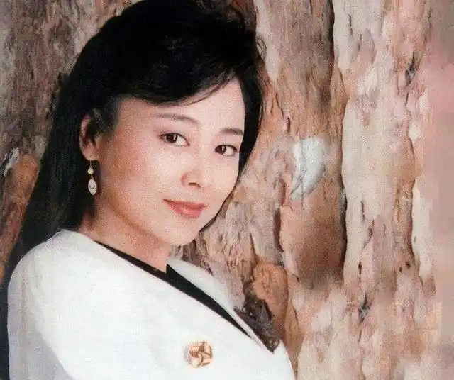 演员张瑜我这辈子太可怜66岁没有结婚没有孩子上亿遗产咋办