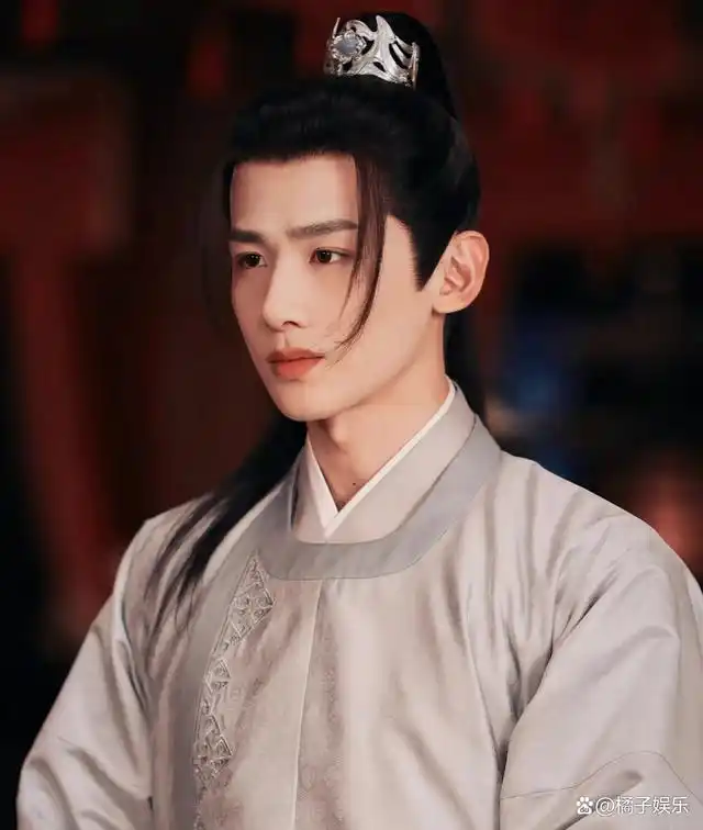 白敬亭田曦薇双向攻略?《卿卿日常》温馨搞笑,小甜剧要反套路?