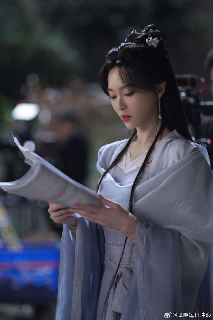 唐嫣三次旗袍变装##王牌对王牌