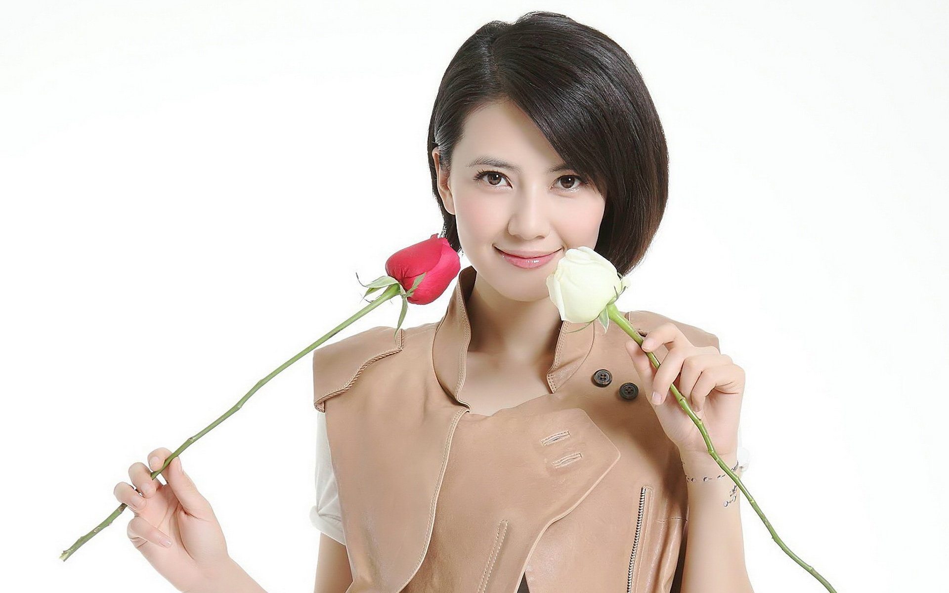 高圆圆桌面壁纸之靓丽气质美女高清大图预览1920×1200_大陆明星下载