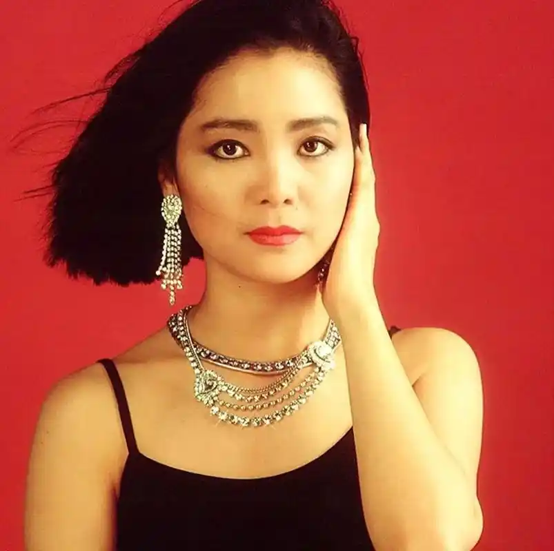 优雅高贵的女神邓丽君,这些照片你见过吗? #邓丽君 #一代人 - 抖音