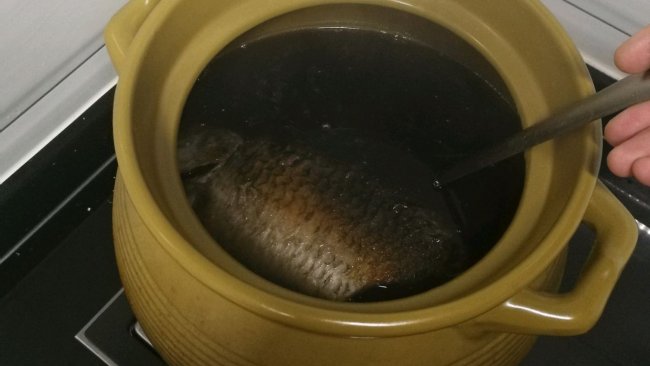 养生汤:陈皮黑芝麻绿豆鲫鱼汤的做法