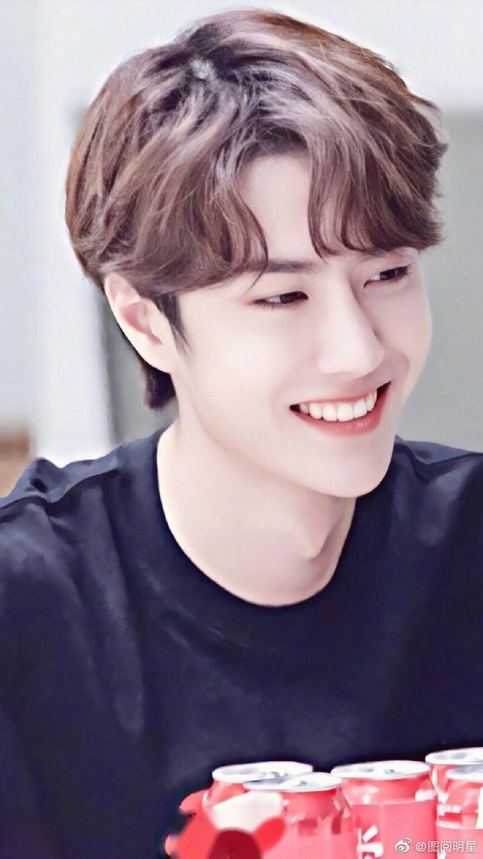 你有被高甜少年王一博秒到吗?晒晒你手机中的最美笑容吧