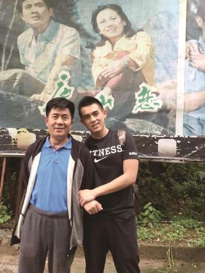 62岁老戏骨郭凯敏:二婚娶尤勇前妻很幸福,儿子长相英俊比爸爸帅