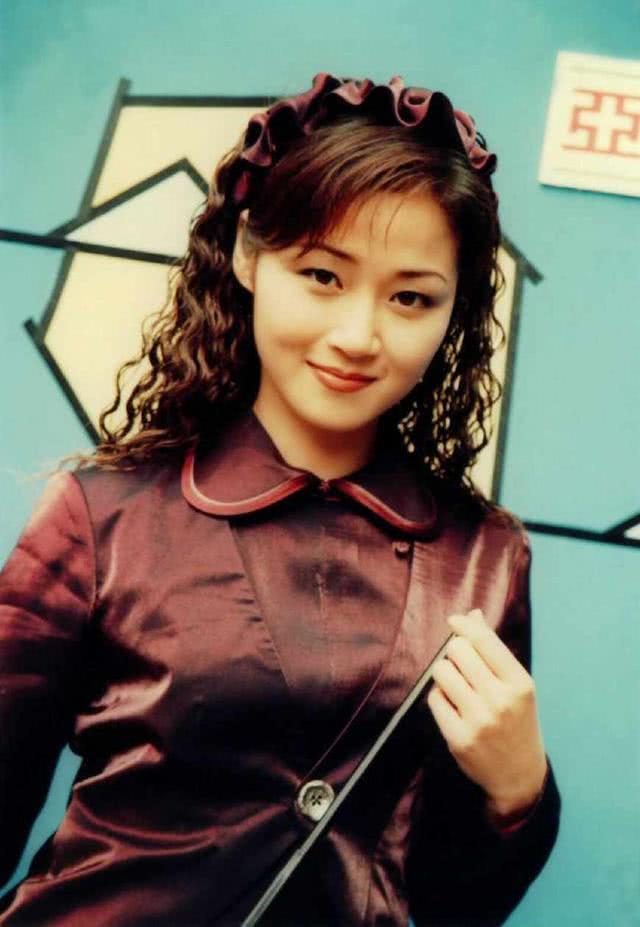 万绮雯出演驱魔龙族传人马小玲,是无数人梦中女神.