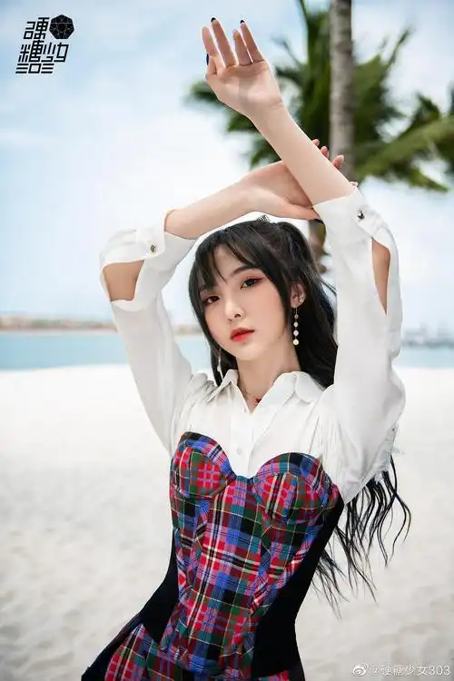 【3.19 郑乃馨】猫系造型甜美俏皮酷飒格子元素短.