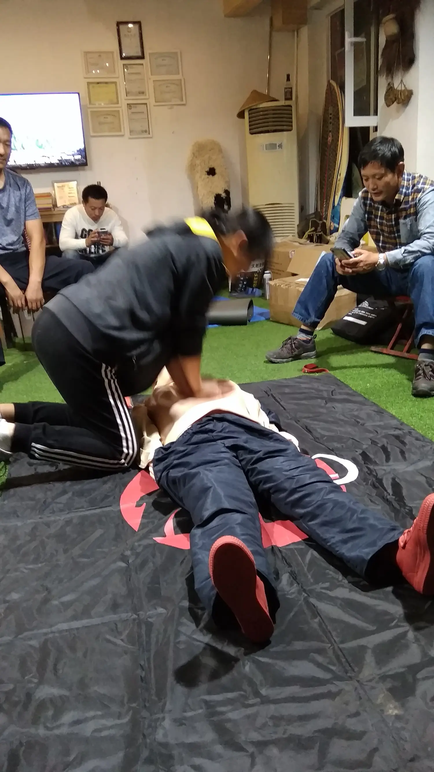 如何做心肺复苏cpr抢救