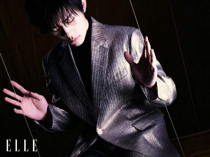易烊千玺elle3月刊封面##易烊千玺elle世界尽头大片