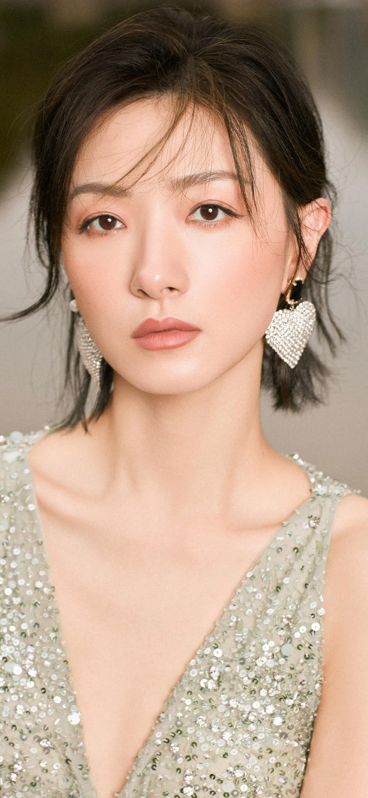 万茜:如清晨露珠般的绝美,令人陶醉心醉神迷!