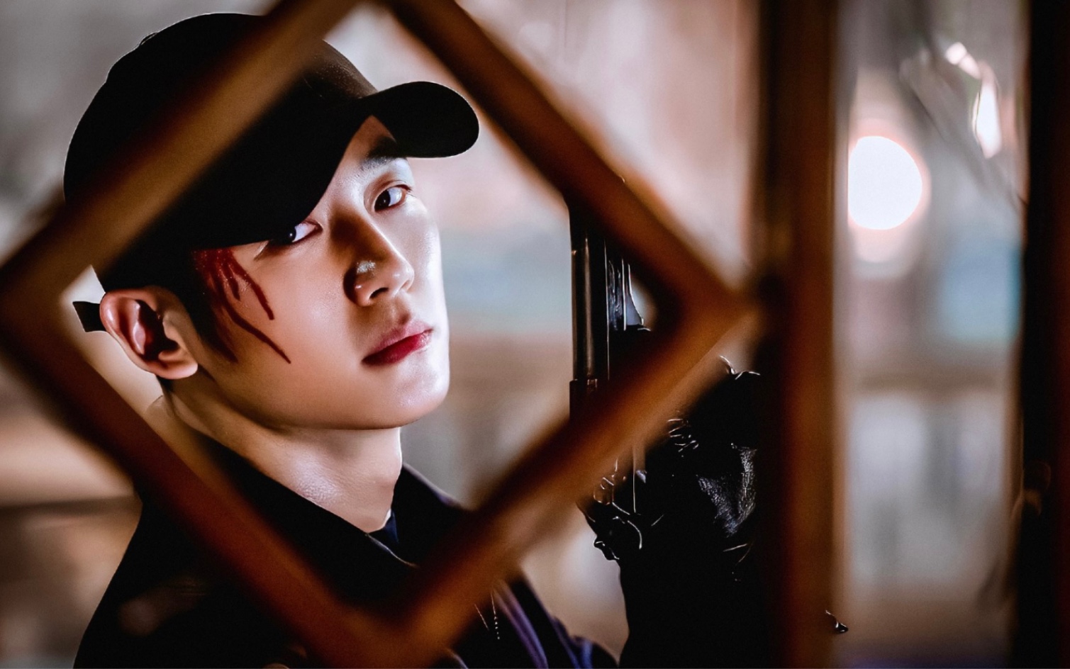 活动  雪滴花|丁海寅从文艺小奶狗到硬汉特工的蜕变,谁能不沉醉!