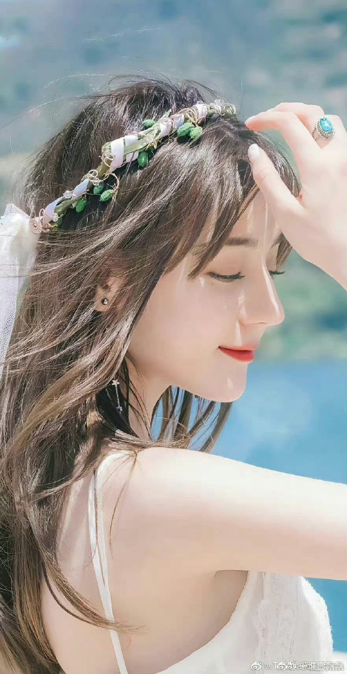 迪丽热巴刘亦菲同款驼峰鼻