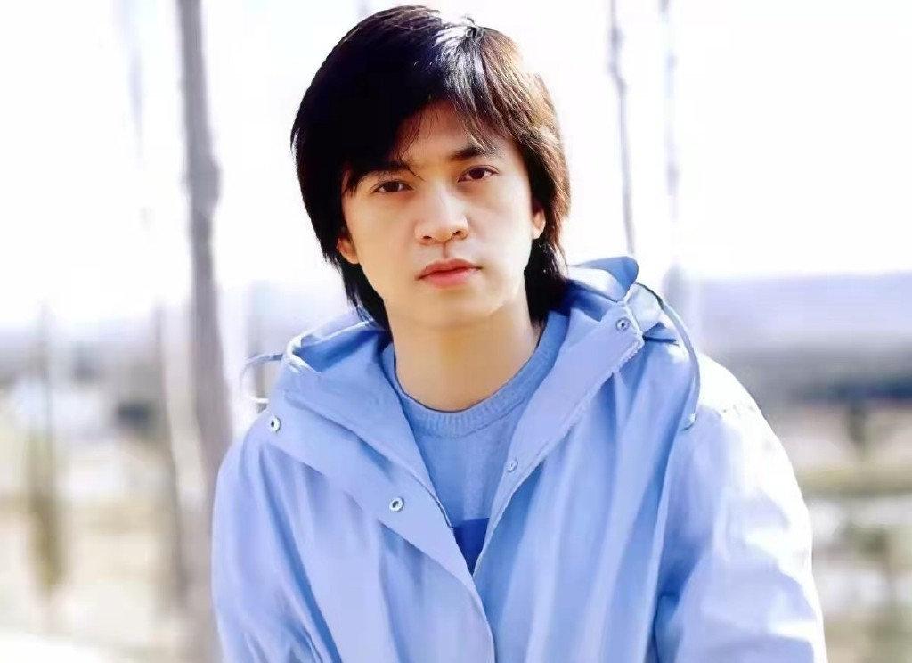 李健个人资料及简历(31岁丧父,用余生撑起母亲晚年) 第12张