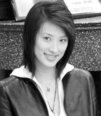 王志文老婆陈坚红简历资料婚后身材依旧火辣