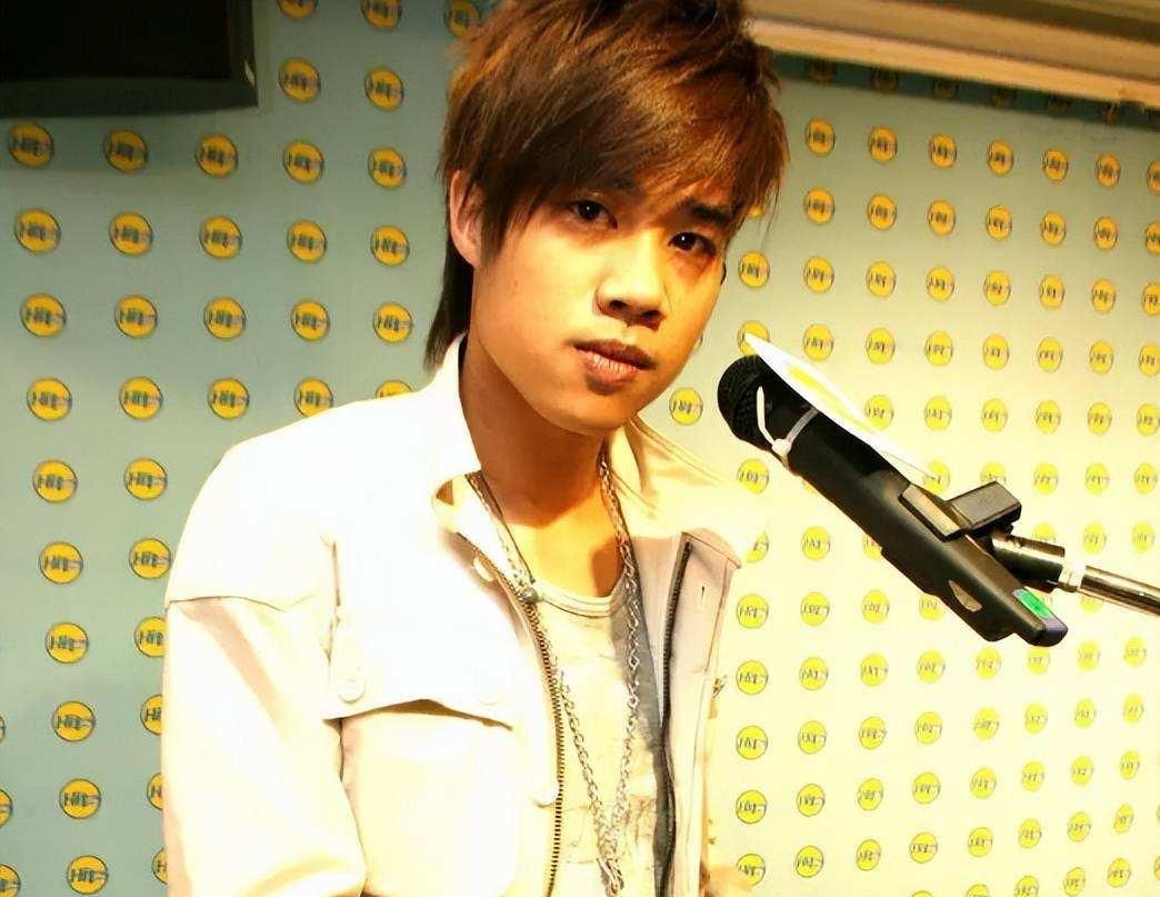 40岁歌手tank宣布复出巅峰时因心脏病隐退15年后带着新歌归来