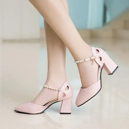 2018夏季新款韩版粗跟凉鞋女一字扣带高跟鞋中跟百搭包头中空女鞋