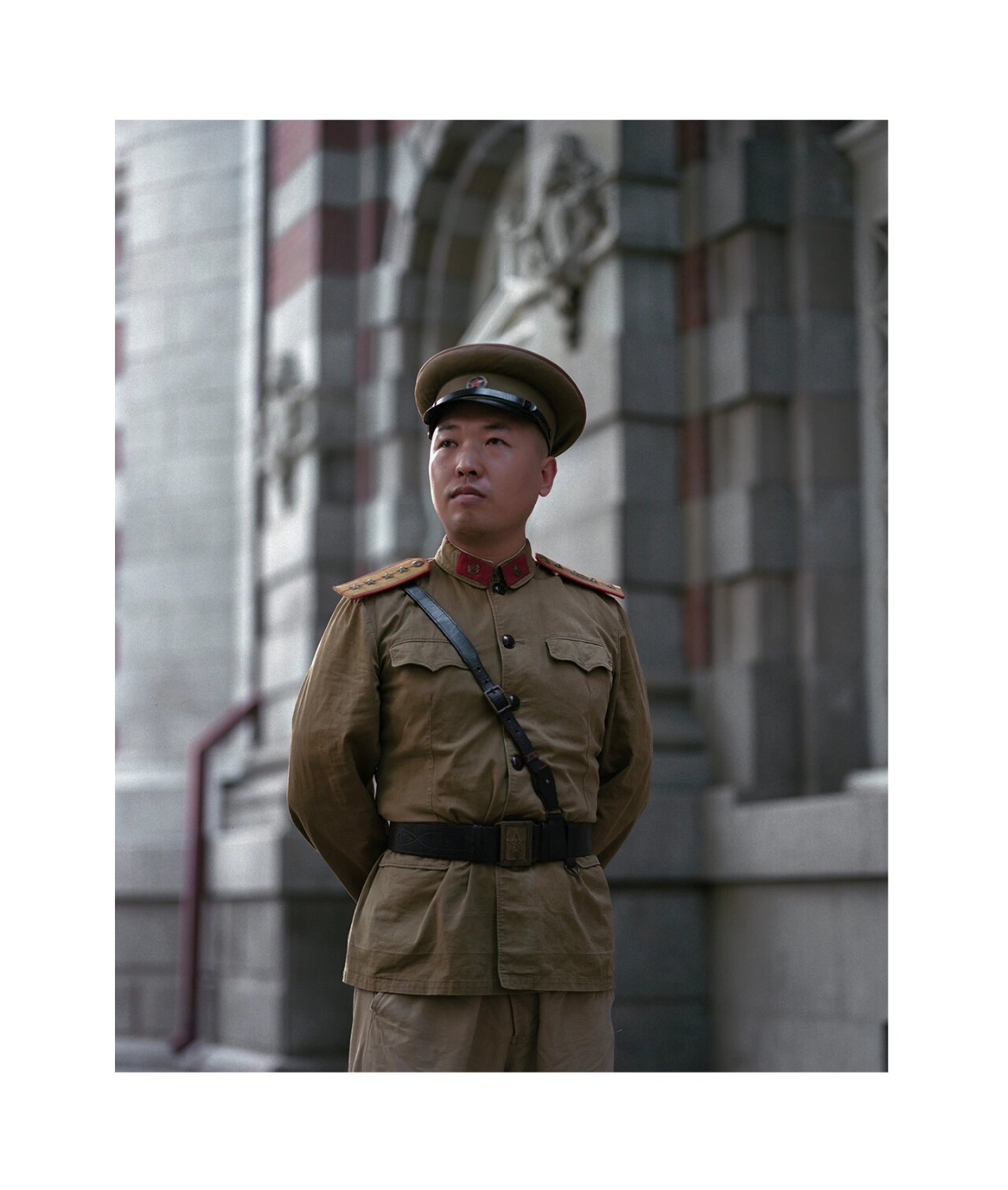 五五式军服 前俩天一个学摄影的朋友看见我这套五五年的老式军装 碰巧