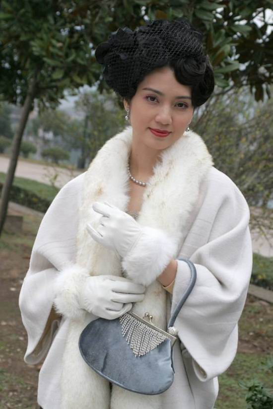 电视剧《东方霸主》中,有一位内地观众很熟悉的香港女演员,她就是洪欣