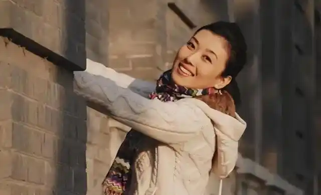 美女主持李红,14岁辍学18岁逃婚,从刷碗工逆袭"央视一姐"