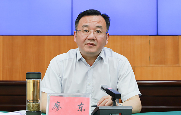 确保综合实力走在全省前列_fororder_沿滩区委副书记,区长廖东讲话