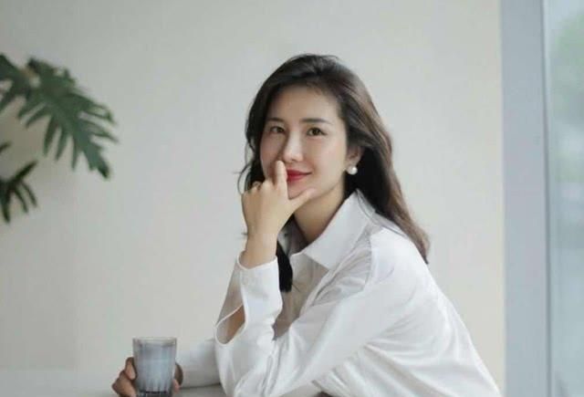 蒋凡卸任公司法定代表人,董花花自曝湖边发呆两小时