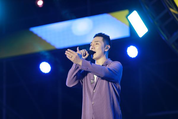 王琪现场演唱《可可托海的牧羊人》.