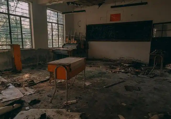 【浙】废弃学校-阿姨,再给我来四份鸡蛋饼!b级0.