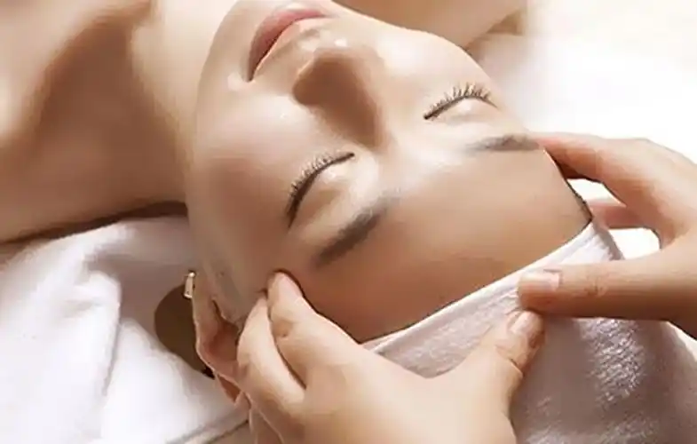 南昌成远美容培训学校教你美白皮肤方法技巧.