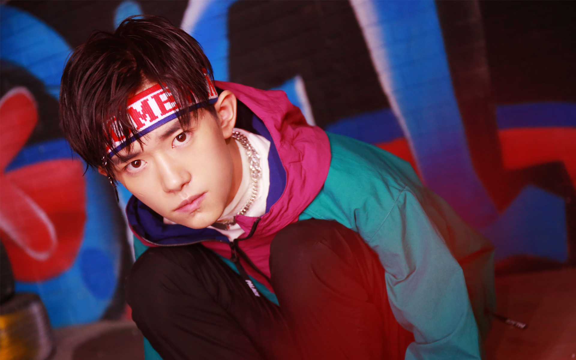 易烊千玺《这就是街舞》帅气剧照图片桌面壁纸