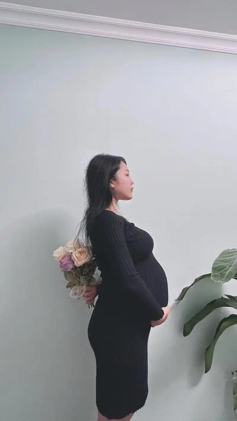 老公给拍孕妇照.一整个孕期 很排斥看见大肚子的自己 老公说了 - 抖音