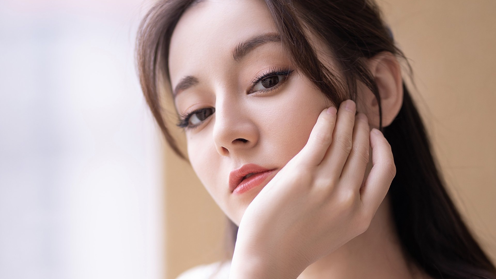 明星风尚迪丽热巴壁纸4