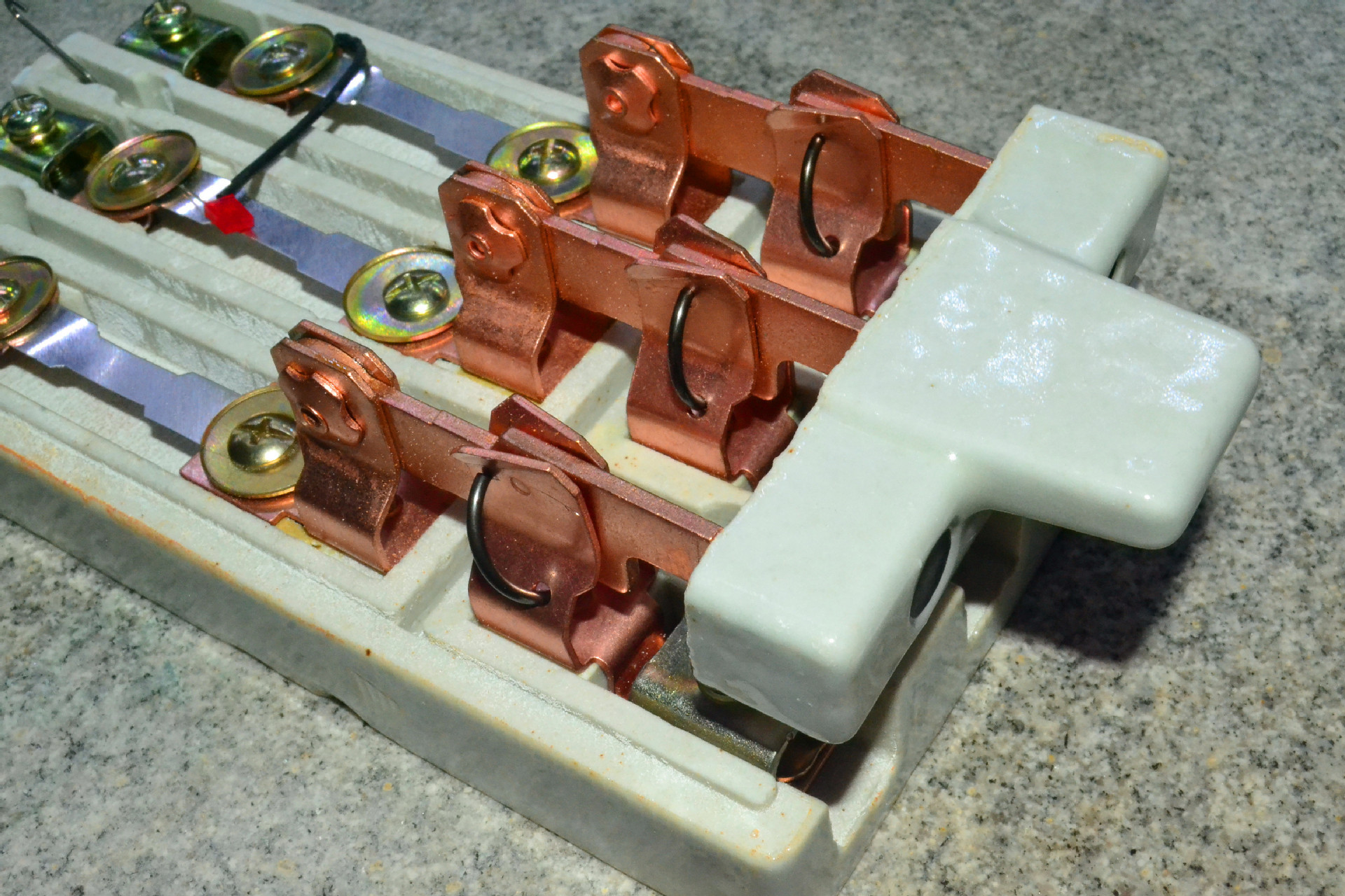 hk1a3100a三相闸刀3p100a带灯瓷底负荷开关闸刀开关刀闸