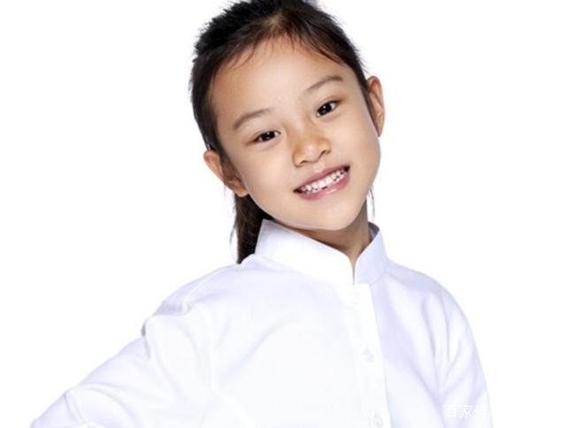 贾云馨才是整容式长大小时候颜值普通8岁颜值完美逆袭