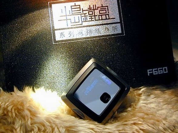 aigo 半岛铁盒-f660(512mb)