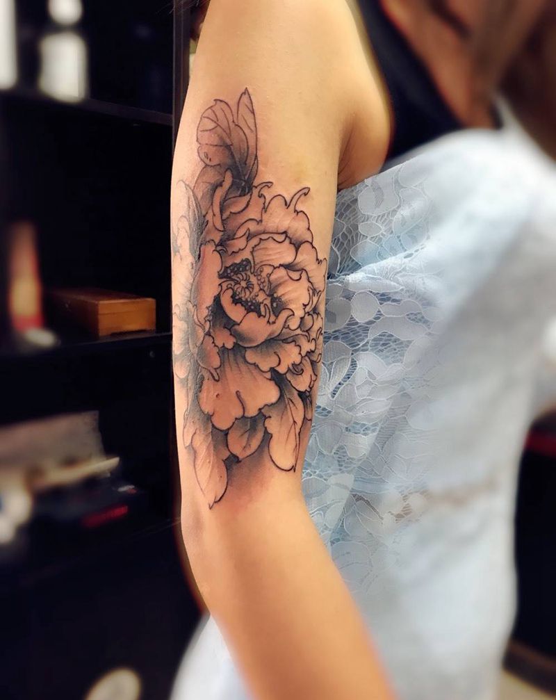 纹刺纹身店小臂鱼纹身图片_成品手臂传统动物纹身图案tag标签:纹身师