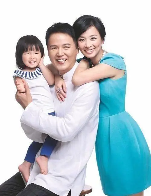 曾经的琼瑶女郎被张庭抢走了丈夫一人抚养儿女生活凄惨