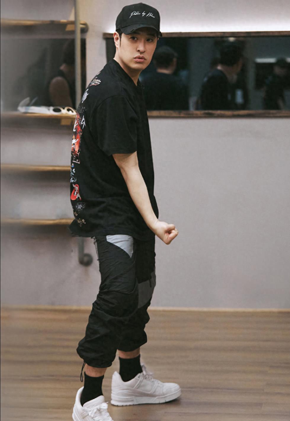 一期节目中连吃了28道菜,潘玮柏哥哥,我敬你是个吃货_环节_因为_潘帅