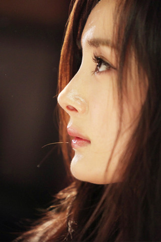 杨幂侧面腮骨是什么样的