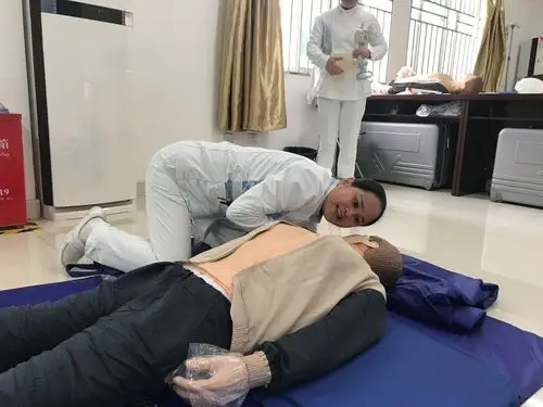 龙岗中心医院665名护士通过心肺复苏考核