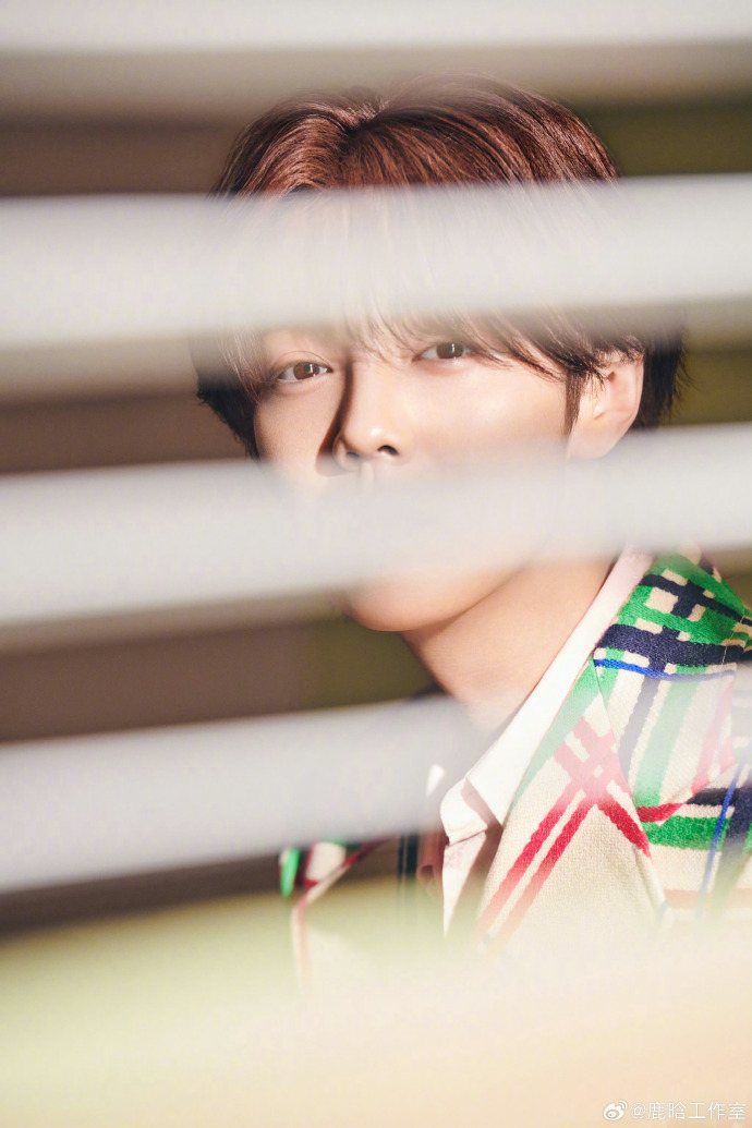 #鹿晗关晓彤与好友外出聚餐#