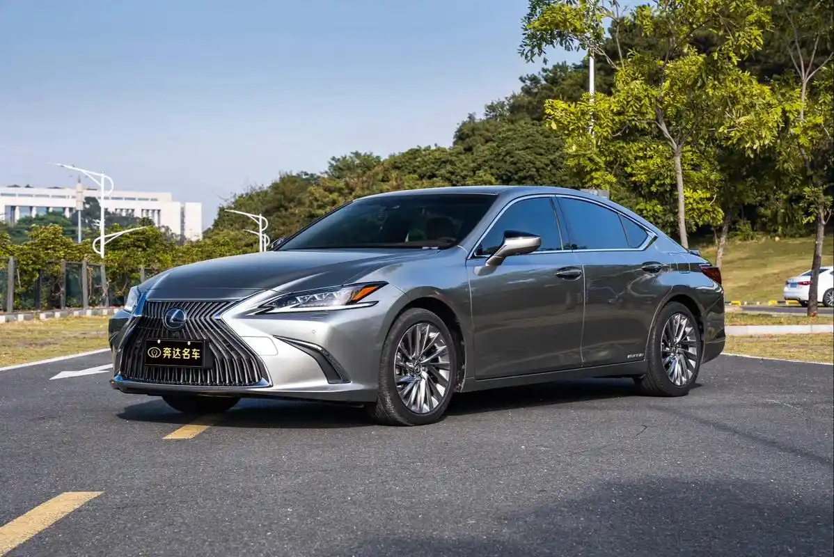 雷克萨斯es300h行政版.2018款 雷克萨斯es 300 - 抖音