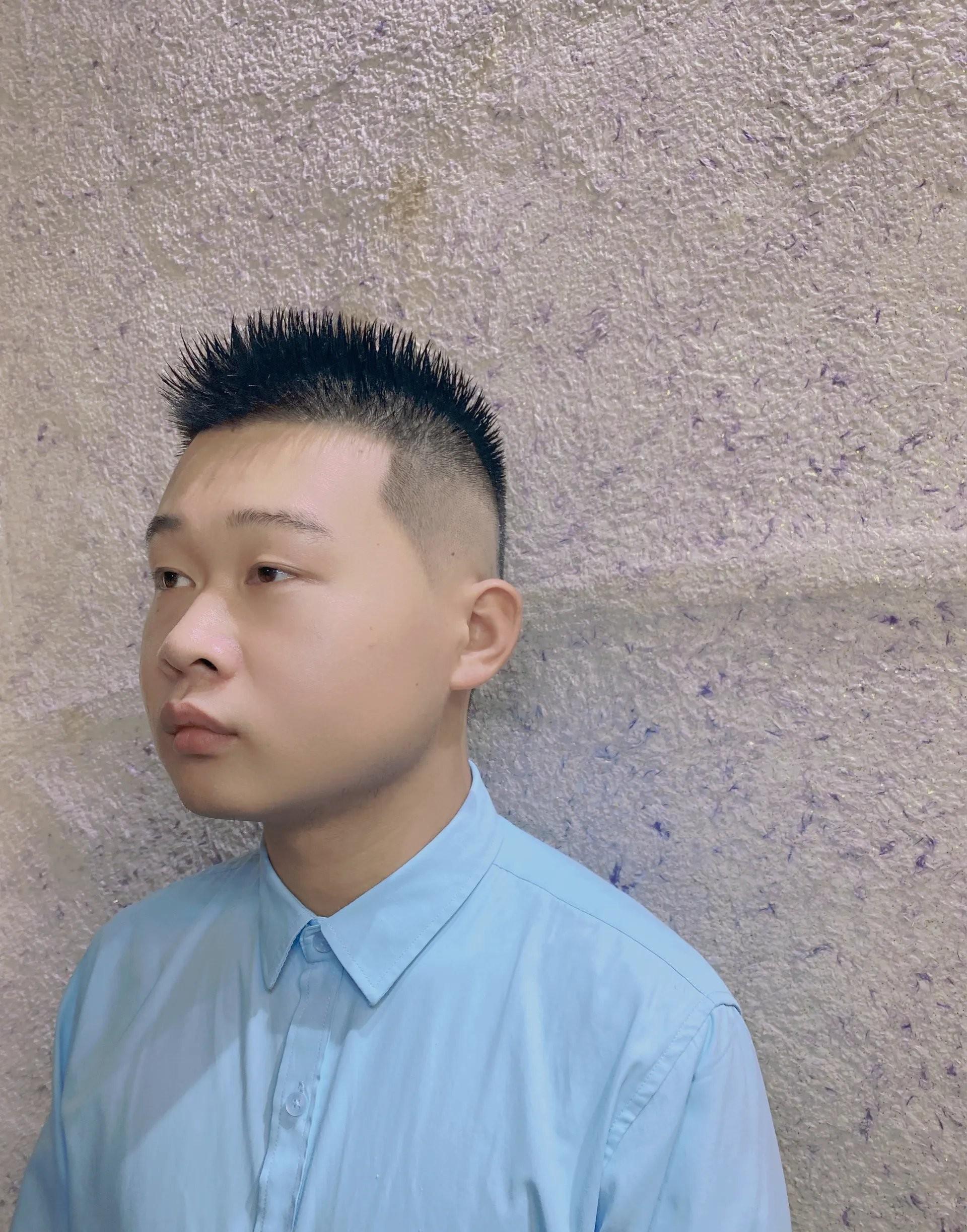 今夏流行的16款男士发型,短发和烫发都很好,很多男人都试了